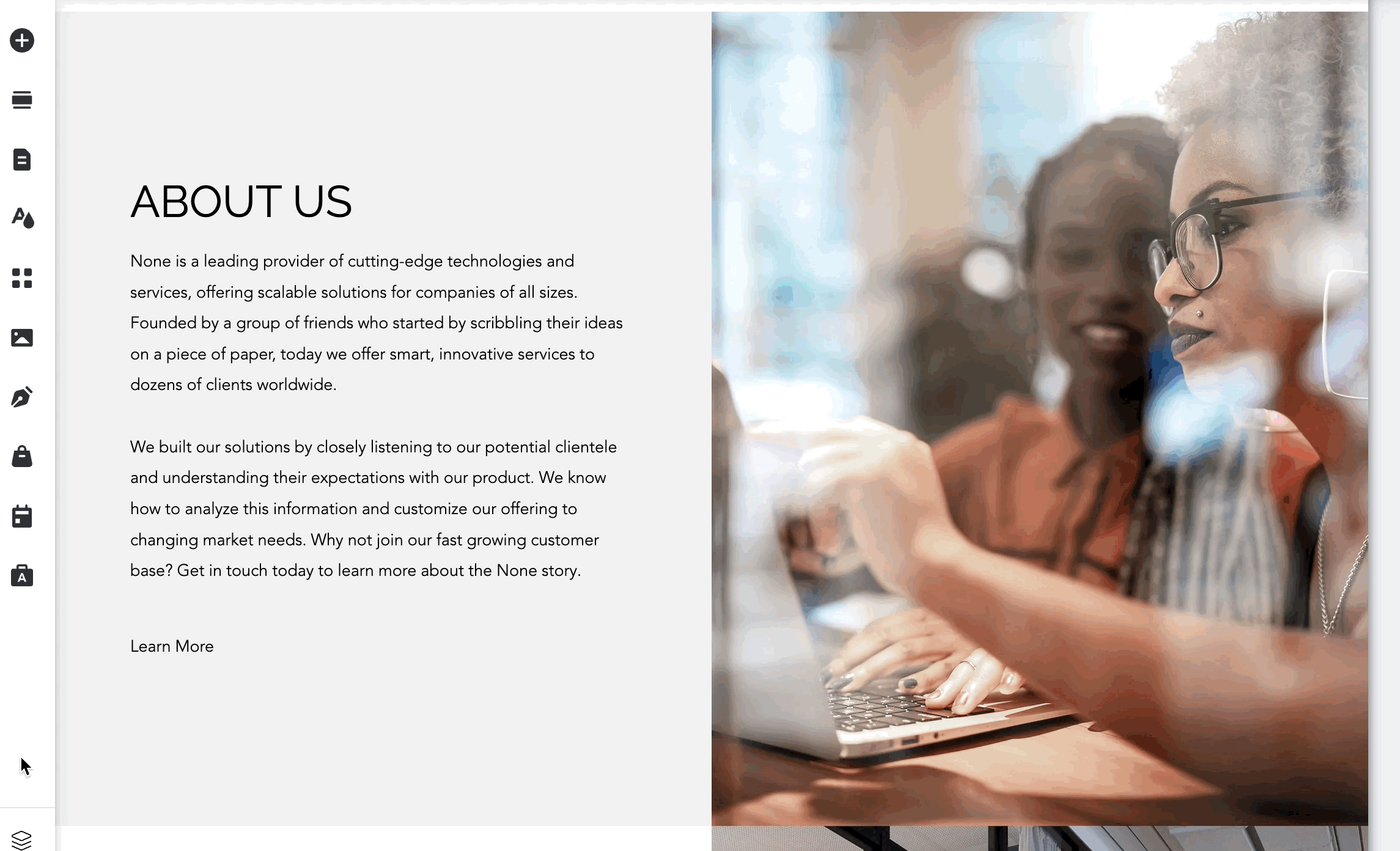 Adding a website button to a Wix website.